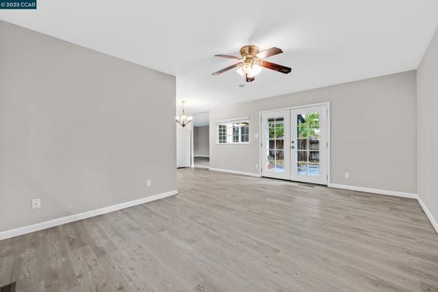 4045 Sacramento St, Concord CA: https://media.crmls.org/mediaz/a8c4451f-5b55-4f3b-b099-38bd9b4a44ec.jpg