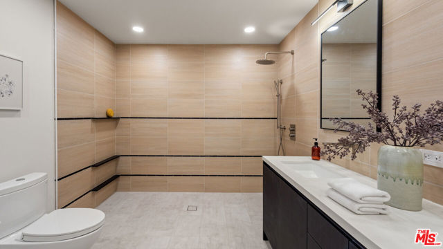 505 Barrington, Los Angeles CA: https://media.crmls.org/mediaz/a8c45efc-f411-441e-aa00-3562dde18099.jpg