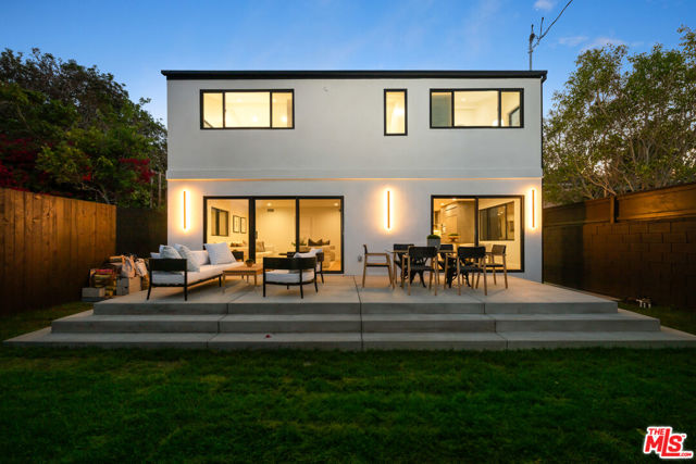 3524 Maplewood Avenue, Los Angeles CA: https://media.crmls.org/mediaz/a8c4b42b-3704-4233-b7c8-deb2be549afa.jpg