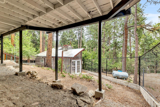53200 Forest Lake Drive, Idyllwild CA: https://media.crmls.org/mediaz/a8c4ee7d-7276-4aeb-956f-82fc5c92da0d.jpg