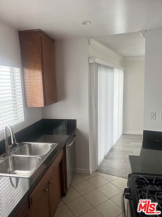 1834 Thayer Avenue, Los Angeles CA: https://media.crmls.org/mediaz/a8c5f9d0-7b25-411b-9729-473f65900e33.jpg