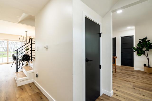 3624 Governor Dr, San Diego CA: https://media.crmls.org/mediaz/a8c6199a-8550-422d-befe-15e6152f9774.jpg