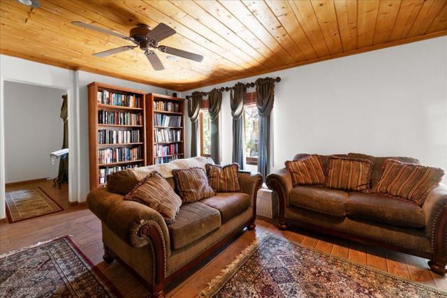 30097 Enchanted Way, Running Springs CA: https://media.crmls.org/mediaz/a8c63bde-8cb9-4c05-bcc1-df9bdf7e658b.jpg