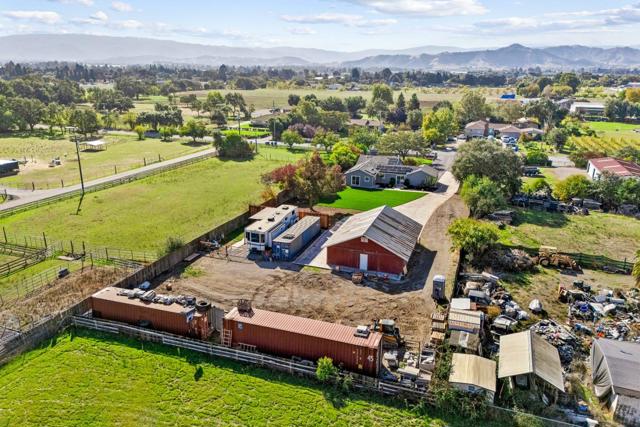 11840 Foothill Avenue, Gilroy CA: https://media.crmls.org/mediaz/a8c6e0e0-c321-4c59-bb88-d854cffcbd9e.jpg