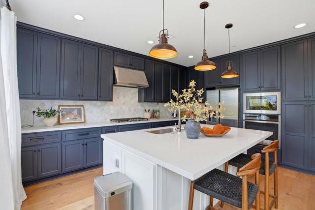 275 Skyview Drive, Marina CA: https://media.crmls.org/mediaz/a8c7d46d-bab0-4f59-8080-d401adc72b13.jpg