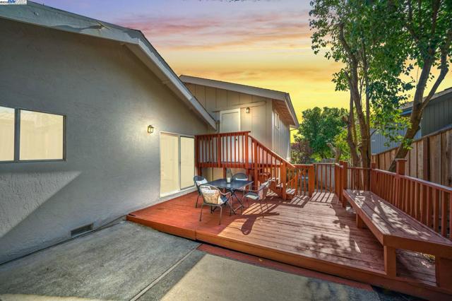 35 San Joaquin Pl, Novato CA: https://media.crmls.org/mediaz/a8c83837-02bd-43c0-89a2-c6f568c278c4.jpg