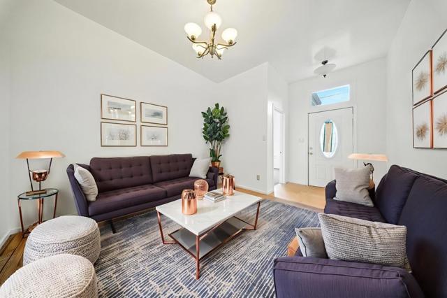 943 26th Street, Oakland CA: https://media.crmls.org/mediaz/a8c84198-f92a-4cf9-9f10-456cfa3d0632.jpg