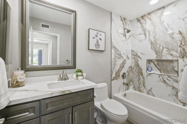 12516 Camino Vuelo, San Diego CA: https://media.crmls.org/mediaz/a8c84faf-b6b5-49ec-97c4-0f2c8f5f63da.jpg