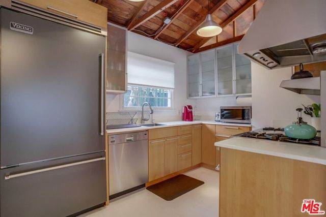 118 Strand Street photo 8