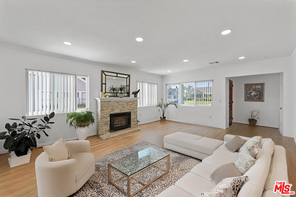 1430 N Dominion Avenue