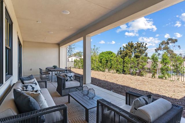 Detail Gallery Image 17 of 47 For 2535 Ivy Rd, Oceanside,  CA 92054 - 5 Beds | 4/1 Baths