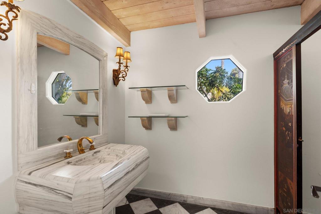 9450 La Jolla Farms Rd. - photo 18