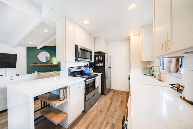 Detail Gallery Image 10 of 30 For 4219 44th St #4,  San Diego,  CA 92115 - 2 Beds | 2 Baths