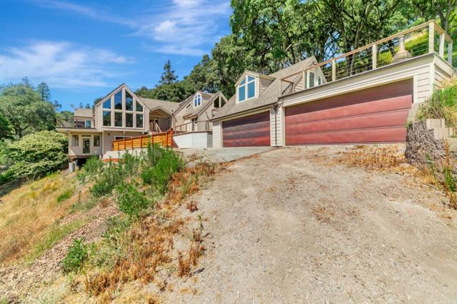 411 Hecker Pass Road, Watsonville CA: https://media.crmls.org/mediaz/a8cb647c-5c8e-4d54-8fa4-58df83717ee6.jpg