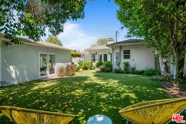 4223 Wilkinson Avenue, Studio City CA: https://media.crmls.org/mediaz/a8cba13e-0461-4cda-83b2-7d7d02aef4b0.jpg