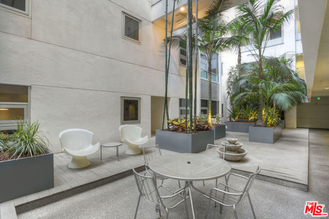 630 W 6th Street, Los Angeles CA: https://media.crmls.org/mediaz/a8cc2aa2-ddbc-4b2e-9e68-804c0d2eba96.jpg