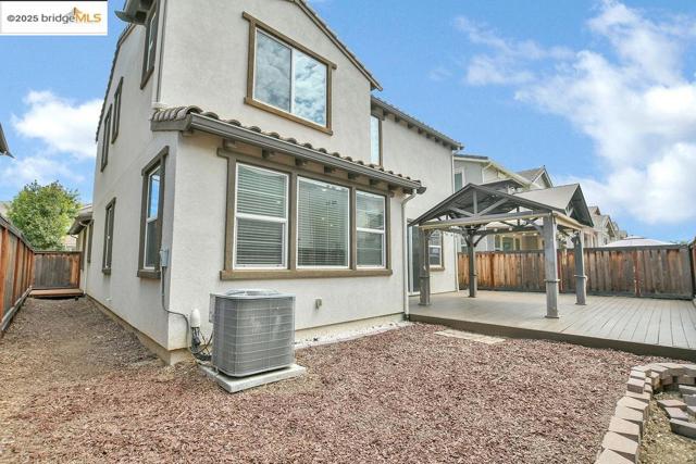 89 Baird Cir, Brentwood CA: https://media.crmls.org/mediaz/a8cc5785-2e0c-4212-a1cb-c59ebd78b5fc.jpg