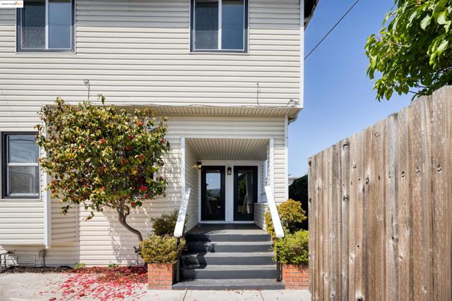 Image 2 of 32 For 2914 Stanton St