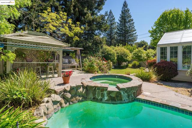 14 El Camino Moraga, Orinda CA: https://media.crmls.org/mediaz/a8cc8199-ebcd-4be4-8c26-01b5118d4eb1.jpg