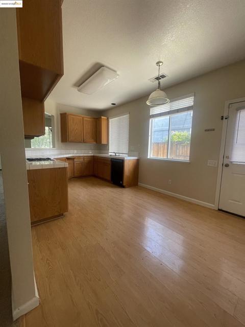 388 Torrington Drive, Brentwood CA: https://media.crmls.org/mediaz/a8cd2ff8-3cf5-41a7-b7fd-4ed54a950f4a.jpg