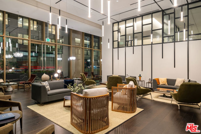 400 S Broadway, Los Angeles CA: https://media.crmls.org/mediaz/a8cd9eb6-107c-45e8-9b88-fd55d42ad22c.jpg