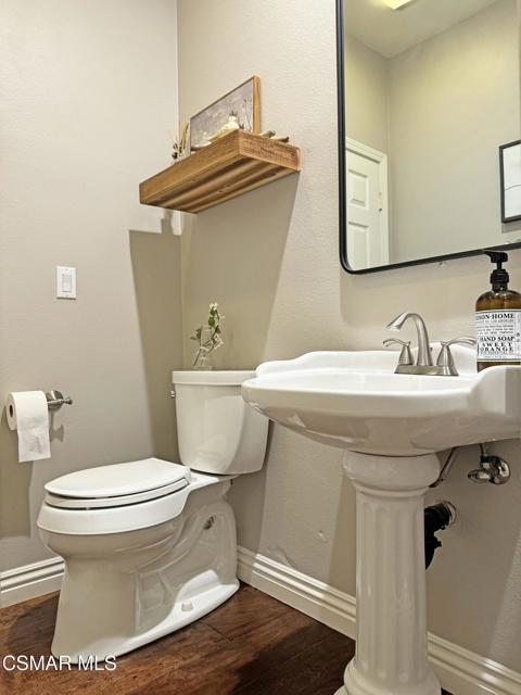 4950 Via Aurora, Newbury Park CA: https://media.crmls.org/mediaz/a8ce3fbf-a6b3-4673-a858-4958f27e2867.jpg