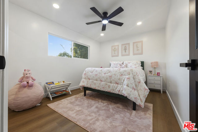 Image 47 of 70 For 19203 Galway Avenue