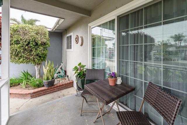 522 Garfield Street, Oceanside CA: https://media.crmls.org/mediaz/a8cead71-0c46-4308-b22a-8807ac66ebd2.jpg