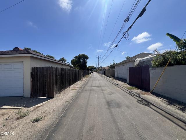 502 504 E Hemlock Street, Oxnard CA: https://media.crmls.org/mediaz/a8ceb645-bebf-488f-a71a-60ae4d997c7b.jpg
