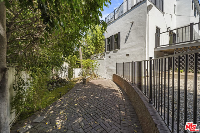 1722 N Vista Street, Los Angeles CA: https://media.crmls.org/mediaz/a8ced2cc-9fa0-47b2-bcd6-3237c4d00846.jpg