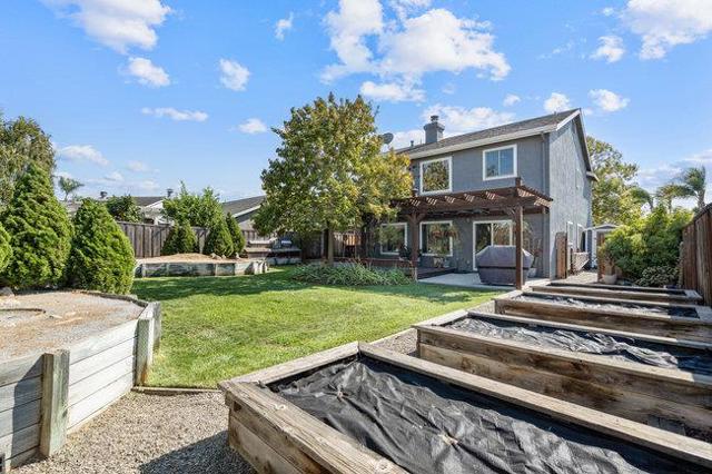 2421 Valley View Road, Hollister CA: https://media.crmls.org/mediaz/a8cf0091-d753-49f7-8cb3-dd65818151f7.jpg