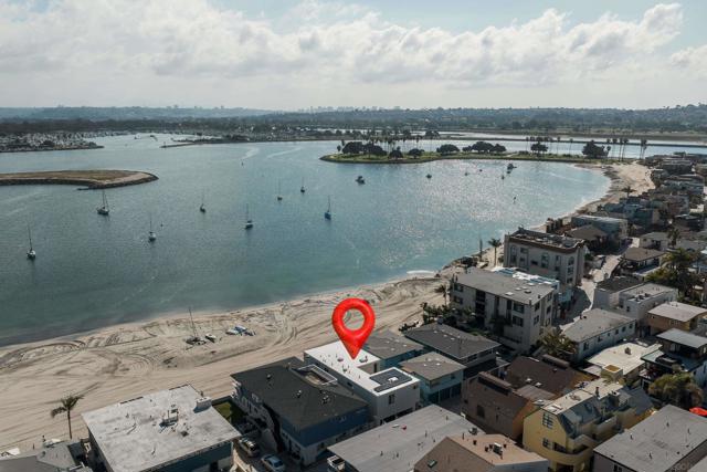 2841 Bayside Walk, San Diego CA: https://media.crmls.org/mediaz/a8cfb5a1-b093-465f-8bc3-4312b137973c.jpg