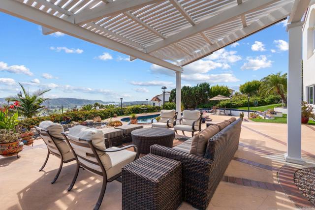 Detail Gallery Image 20 of 46 For 7327 El Fuerte St, Carlsbad,  CA 92009 - 5 Beds | 4/1 Baths