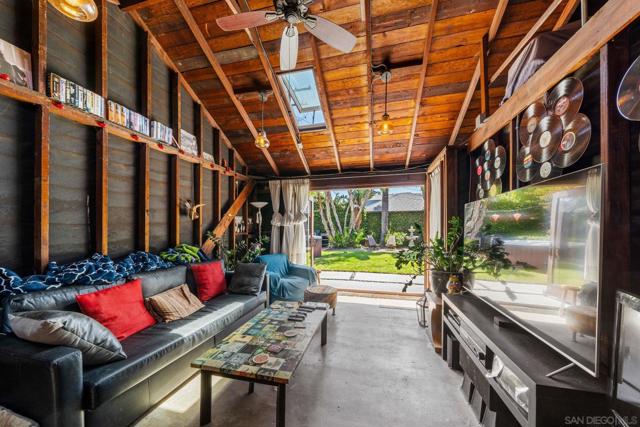 6677 W 88th St, Los Angeles CA: https://media.crmls.org/mediaz/a8d02042-9ed2-4747-8cd2-43b899df3d49.jpg