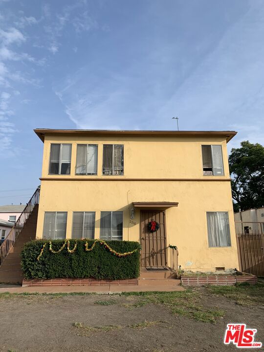 2218 S Dunsmuir Avenue, Los Angeles, CA 90016