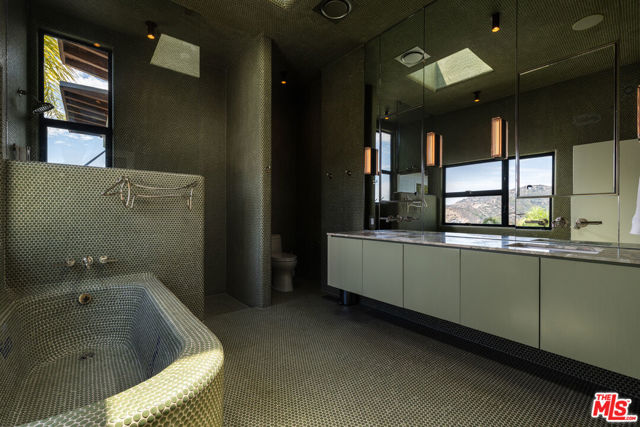 3 Bed Home for Sale in Los Angeles, California