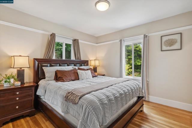 1118 GENEVA AVE, San Francisco CA: https://media.crmls.org/mediaz/a8d0745b-7b03-4188-80c3-50e517b36421.jpg