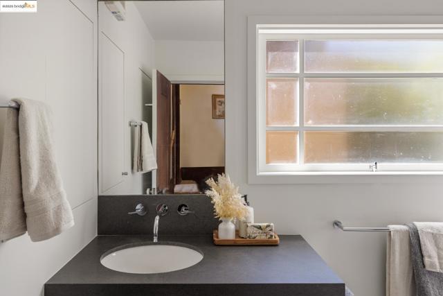 636 Vincente Ave, Berkeley CA: https://media.crmls.org/mediaz/a8d0a126-6a97-45a8-a2cb-c9f17f5f44c1.jpg