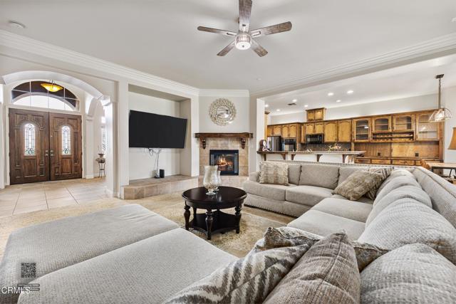 Detail Gallery Image 10 of 38 For 9905 Lightner Way, Bakersfield,  CA 93311 - 3 Beds | 2/1 Baths