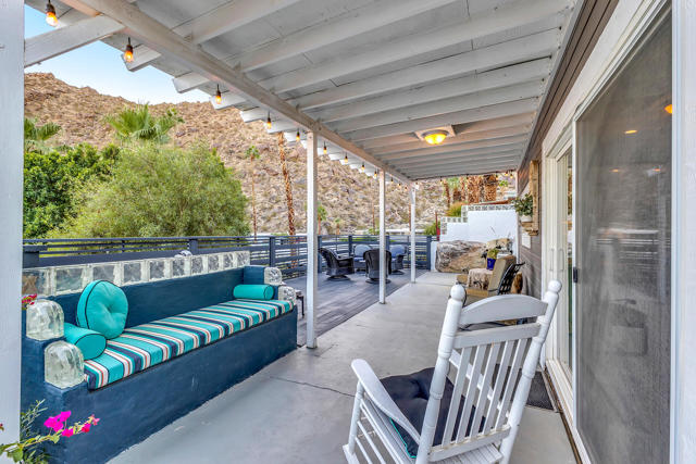 527 Jade Lane, Palm Springs CA: https://media.crmls.org/mediaz/a8d0c2ea-ae68-408a-9438-6fa4a04ed989.jpg