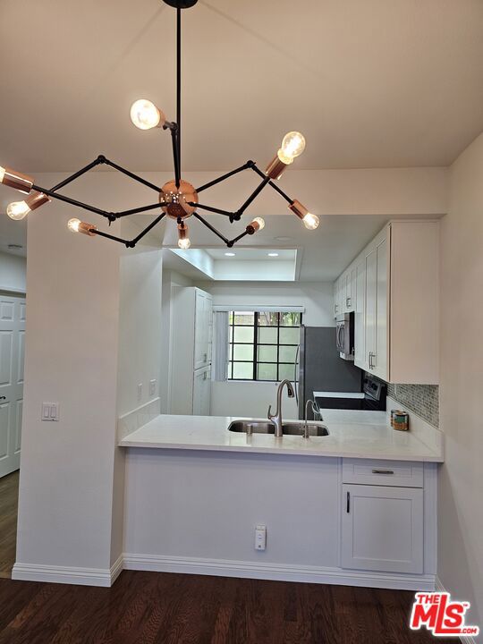 941 W Carson Street, Torrance CA: https://media.crmls.org/mediaz/a8d14360-676e-4930-897d-4f68fc0d95b1.jpg