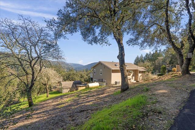 25400 Radonich Road, Los Gatos CA: https://media.crmls.org/mediaz/a8d16332-b0a5-4473-87e6-d1472a3463a5.jpg