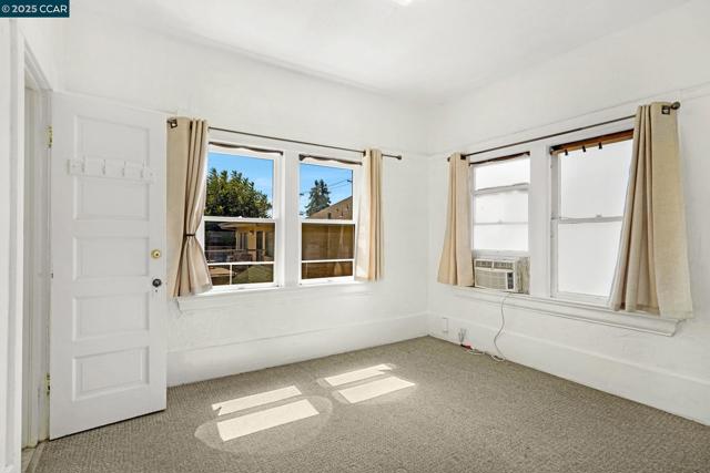2006 Parker St, Berkeley CA: https://media.crmls.org/mediaz/a8d16997-04b3-4880-811b-a86c1410715b.jpg