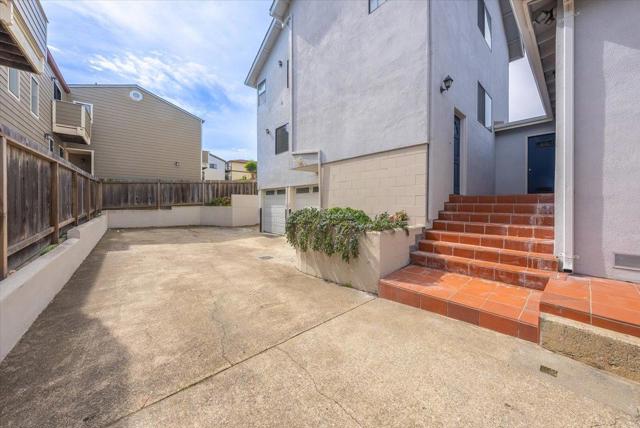 739 W Franklin Street, Monterey CA: https://media.crmls.org/mediaz/a8d20b72-2880-418e-a37b-00d1f1958349.jpg