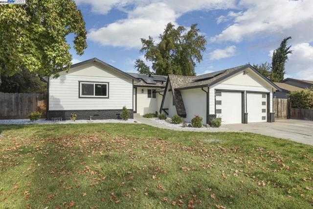 Image 1 of 39 For 105 Benjamin Holt Dr