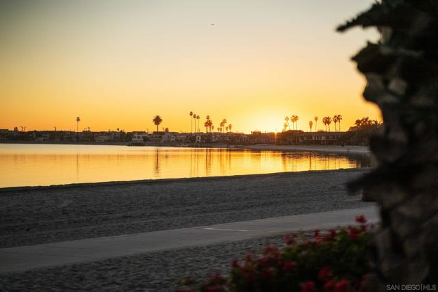 1177 Pacific Beach Drive, San Diego CA: https://media.crmls.org/mediaz/a8d268ce-d1ba-4c65-a425-60a2c1333d67.jpg