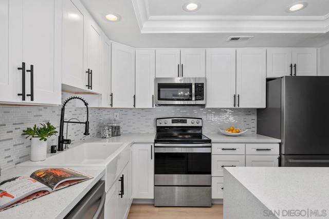 524 Via De La Valle H, Solana Beach CA: https://media.crmls.org/mediaz/a8d28943-239f-4b7f-9c61-2aca28dd07e1.jpg