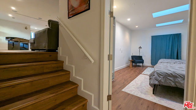 4925 W 20th Street, Los Angeles CA: https://media.crmls.org/mediaz/a8d2a305-2104-4748-9d5c-439aefa1b028.jpg