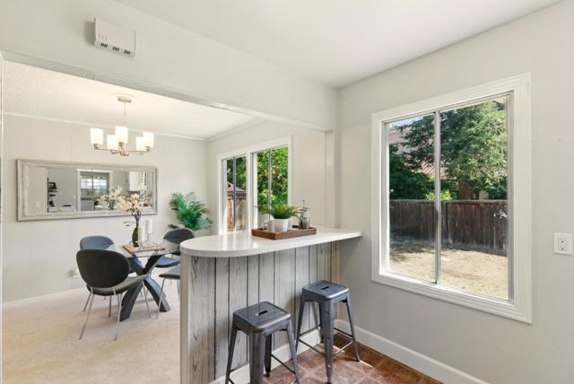 41 Murray Court, Redwood City CA: https://media.crmls.org/mediaz/a8d2dea4-d4e9-42fb-af45-d04ed437edc2.jpg