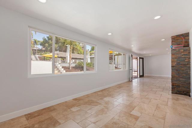 704 Matagual Dr, Vista CA: https://media.crmls.org/mediaz/a8d2fbe0-75df-4985-be3c-f33641893f4d.jpg